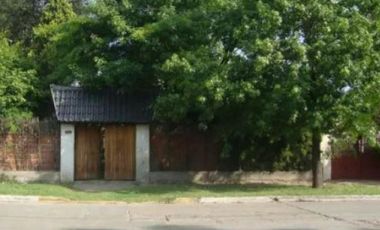 Casa en venta - 4 Dormitorios 2 Baños - Cocheras - 630Mts2 - Burzaco