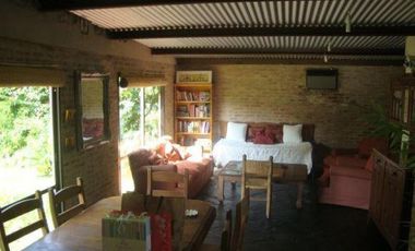 Casa en venta - 4 Dormitorios 2 Baños - Cocheras - 630Mts2 - Burzaco