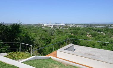 Excelente Casa alquiler para uso comercial, vistas, Cerro de las Rosas