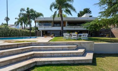 Excelente Casa alquiler para uso comercial, vistas, Cerro de las Rosas