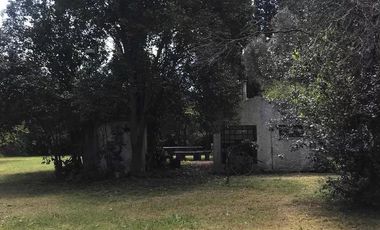 Casa en venta - 4 Dormitorios 5 Baños - 2.700Mts2 - Ezeiza