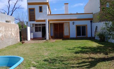 Casa en venta . 4 Dormitorios 4 Baños - 500Mts2 - Bolívar