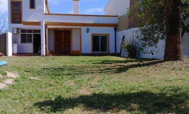 Casa en venta . 4 Dormitorios 4 Baños - 500Mts2 - Bolívar
