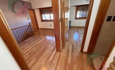 Casa 6 ambientes con cochera valentin alsina