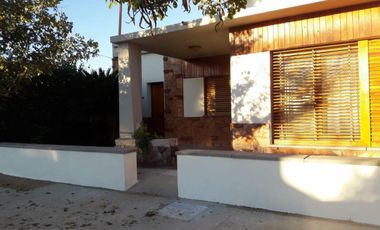 Casa en venta - 3 Dormitorios 1 Baño - 320Mts2 - Leones, Marcos Juárez, Córdoba