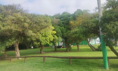 Complejo en venta sobre 4 lotes  con frente a la Laguna de Mar Chiquita