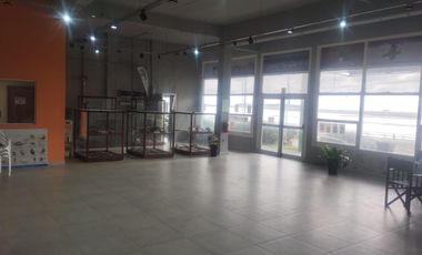 Complejo en venta sobre 4 lotes  con frente a la Laguna de Mar Chiquita