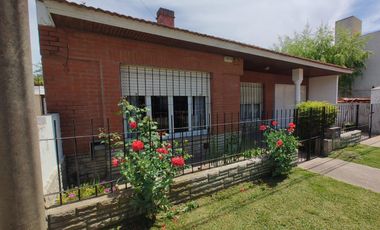 Casa / Chalet calle 15 entre 44 y 46  - Miramar