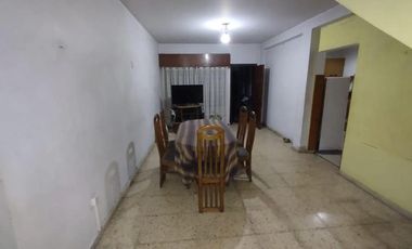 PH en venta - 4 Dormitorios 4 Baños - 208Mts2 - Crucecita, Avellanea