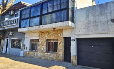 PH en venta - 4 Dormitorios 4 Baños - 208Mts2 - Crucecita, Avellanea