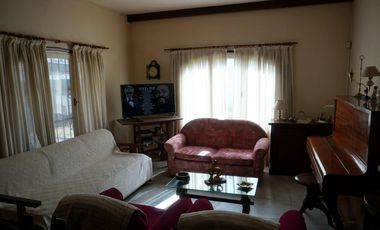 Casa de 4 ambientes en Mar Chiquita