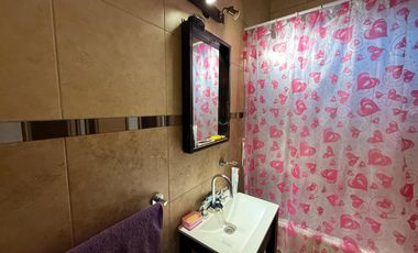 Casa en dos plantas doble propiedad a la venta en Wilde