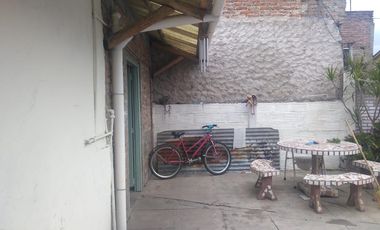 Casa en venta - 3 Dormitorios 2 Baños - Cochera - 225Mts2 - Berazategui