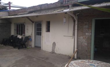 Casa en venta - 3 Dormitorios 2 Baños - Cochera - 225Mts2 - Berazategui