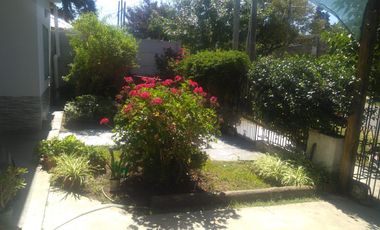 Casa en venta - 3 Dormitorios 2 Baños - Cochera - 225Mts2 - Berazategui