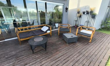 VENTA CASA SAN SEBASTIAN AREA 1 -