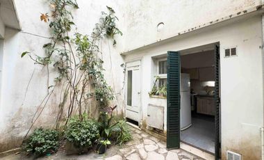 PH en venta - 4 Dormitorios 2 Baños - Cochera - 255Mts2 - La Plata