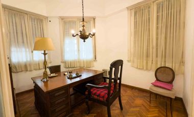 PH en venta - 4 Dormitorios 2 Baños - Cochera - 255Mts2 - La Plata