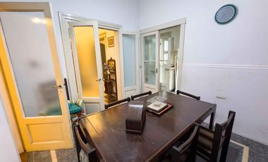 PH en venta - 4 Dormitorios 2 Baños - Cochera - 255Mts2 - La Plata