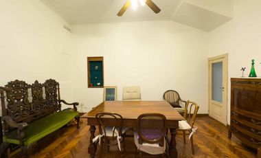 PH en venta - 4 Dormitorios 2 Baños - Cochera - 255Mts2 - La Plata