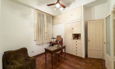 PH en venta - 4 Dormitorios 2 Baños - Cochera - 255Mts2 - La Plata