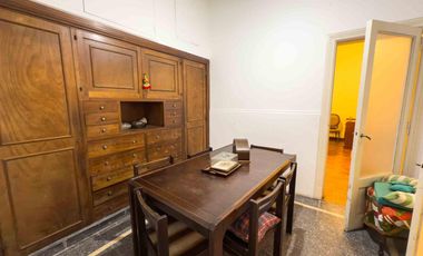 PH en venta - 4 Dormitorios 2 Baños - Cochera - 255Mts2 - La Plata