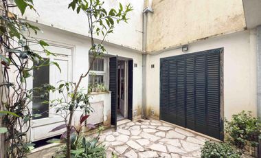 PH en venta - 4 Dormitorios 2 Baños - Cochera - 255Mts2 - La Plata