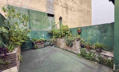 PH en venta - 4 Dormitorios 2 Baños - Cochera - 255Mts2 - La Plata