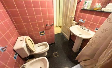 PH en venta - 4 Dormitorios 2 Baños - Cochera - 255Mts2 - La Plata