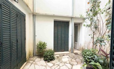 PH en venta - 4 Dormitorios 2 Baños - Cochera - 255Mts2 - La Plata