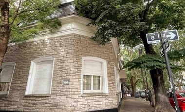 PH en venta - 4 Dormitorios 2 Baños - Cochera - 255Mts2 - La Plata