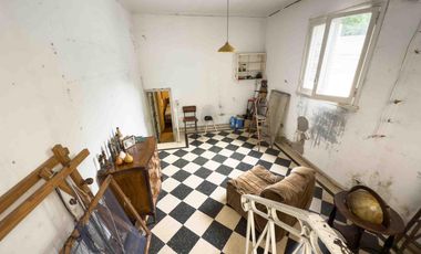 PH en venta - 4 Dormitorios 2 Baños - Cochera - 255Mts2 - La Plata