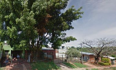 Casa en venta - 2 Dormitorios 1 Baño - Cocheras - 185Mts2 - Puerto Iguazu