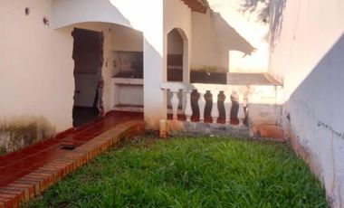 Casa en venta - 2 Dormitorios 1 Baño - Cocheras - 185Mts2 - Puerto Iguazu