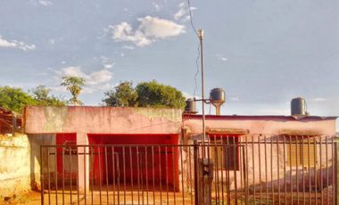 Casa en venta - 2 Dormitorios 1 Baño - Cocheras - 185Mts2 - Puerto Iguazu