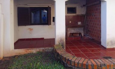 Casa en venta - 2 Dormitorios 1 Baño - Cocheras - 185Mts2 - Puerto Iguazu