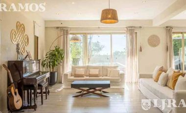 Casa en venta al rio con amarra propia, Barrio Santa Catalina, Villanueva