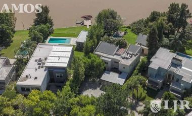 Casa en venta al rio con amarra propia, Barrio Santa Catalina, Villanueva