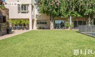 Casa en venta al rio con amarra propia, Barrio Santa Catalina, Villanueva