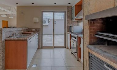 Departamento en venta - 4 Dormitorios 4 Baños - 182Mts2 - Lomas de Zamora