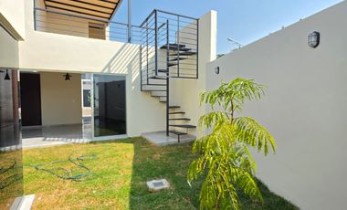 RESIDENCIA EN VENTA, 1 PLANTA, 3 RECÁMARAS, 2 BAÑOS, 2 MEDIOS BAÑOS, COCHERA.