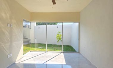 RESIDENCIA EN VENTA, 1 PLANTA, 3 RECÁMARAS, 2 BAÑOS, 2 MEDIOS BAÑOS, COCHERA.