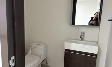 VENTA DE EDIFICIO COMERCIAL EN LA MESA (a un costado se ermita)