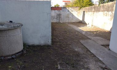 PH en venta - 2 Dormitorios 1 Baño - Cochera - 115Mts2 - Tolosa