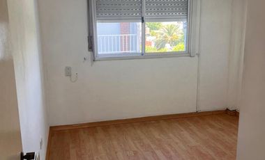 Departamento dos ambientes cochera guardacoche en alquiler en Wilde