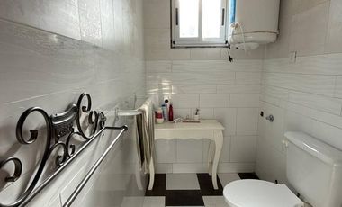 Propiedad con quincho y pileta en La Caleta, 3 ambientes