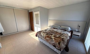 Propiedad con quincho y pileta en La Caleta, 3 ambientes