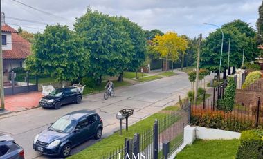 Casa - Alquiler Temporario 4 ambientes Con Cochera  - Barrio Los Troncos
