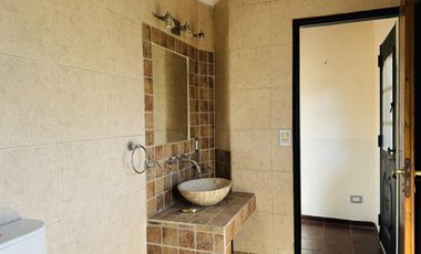 Casa Barrio Artalaz con piscina