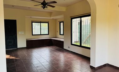 Casa Barrio Artalaz con piscina